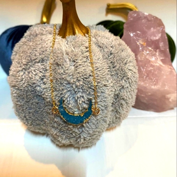 Blue Agate Crescent Moon Necklace - Picture 3 of 3